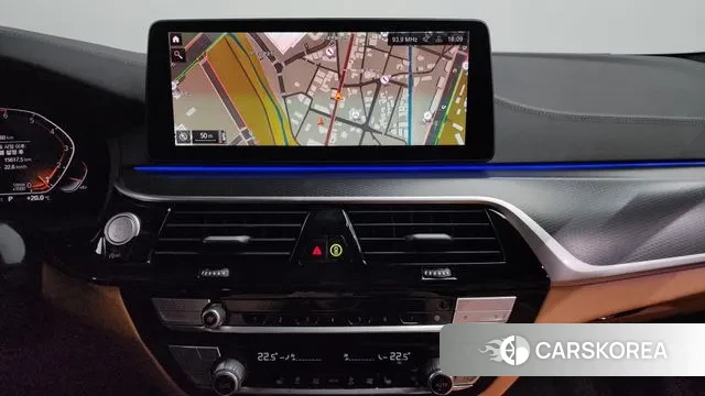 BMW 5 Series (G30) 2023 Черный из Кореи, фото 5