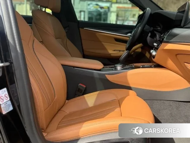 BMW 5 Series (G30) 2021 Черный из Кореи, фото 5