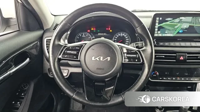 Kia Seltos 2022 Белый из Кореи, фото 5