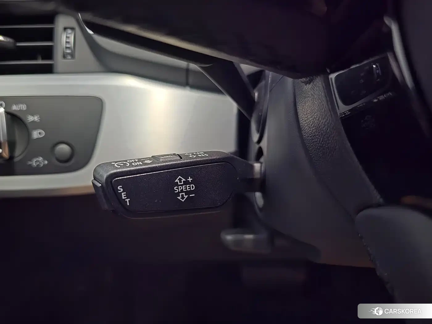 Audi A4L 2024 Silver/gray из Китая, фото 5