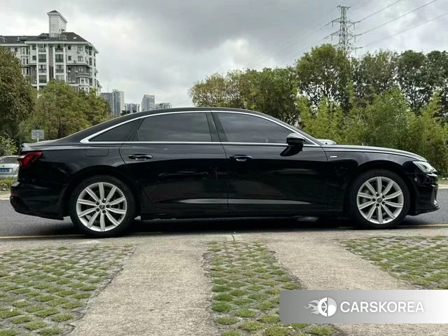 Audi A6L 2021 Черный из Китая, фото 5
