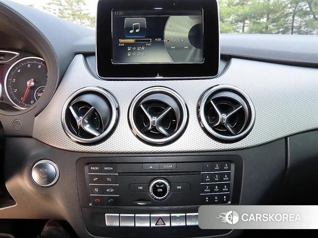 Mercedes-Benz B-Class W246 2018 Белый из Кореи, фото 5