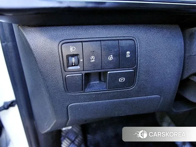 Hyundai Staria 2023 Белый из Кореи, фото 5