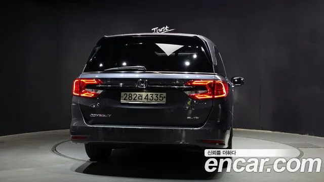 Honda Odyssey id 2701469 из Кореи 5