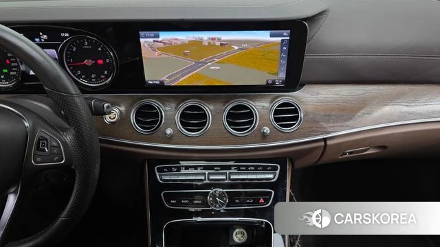Mercedes-Benz E-Class W213 2018 Черный из Кореи, фото 5