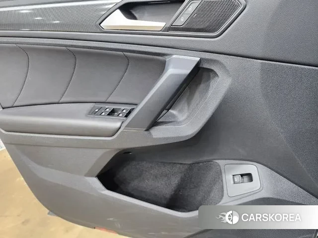 Volkswagen Tiguan second Generation 2020 Белый из Кореи, фото 5