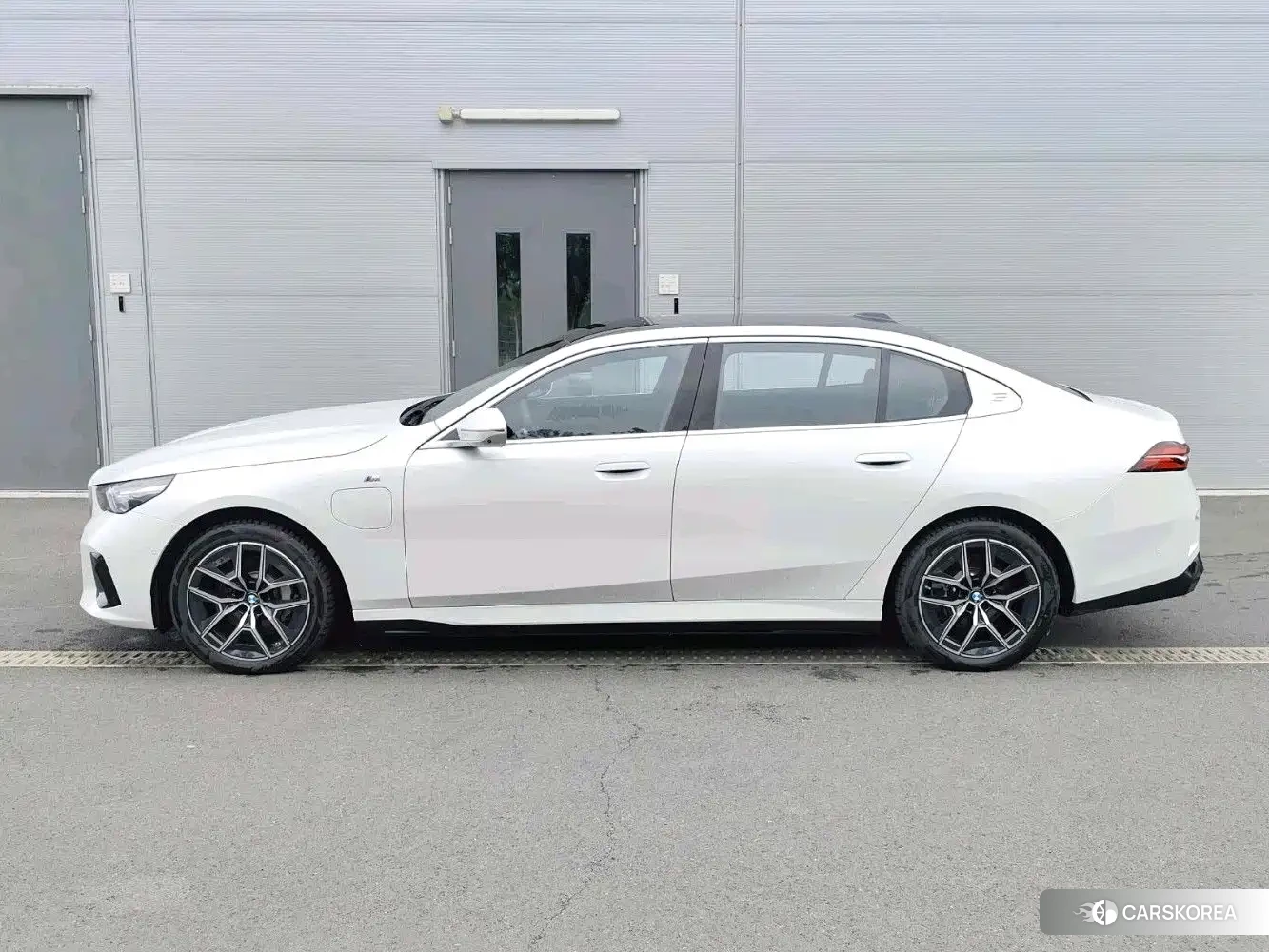 BMW i5 2025 Белый из Китая, фото 5