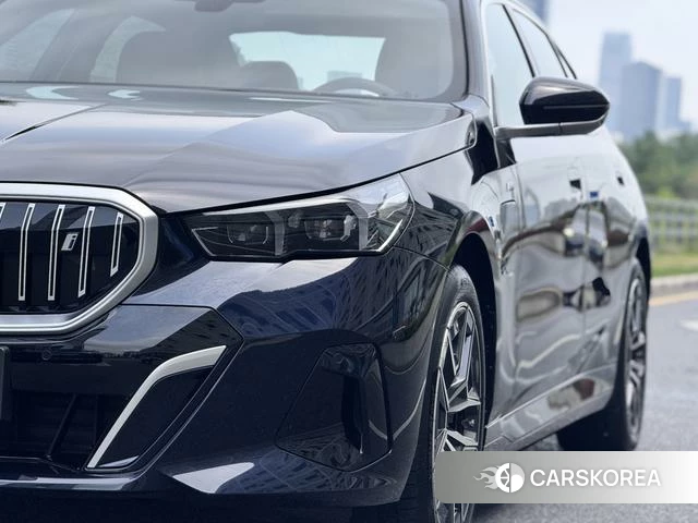 BMW i5 2025 Черный из Китая, фото 5