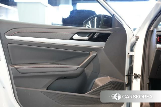 Volkswagen Lavida 2023 Белый из Китая, фото 5