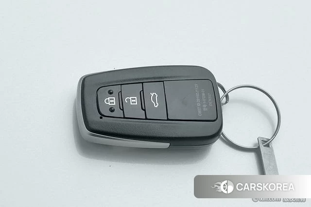Toyota Camry 2021 Белый из Китая, фото 5