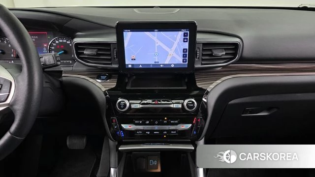 Ford Explorer 6th Generation 2023 Белый из Кореи, фото 5