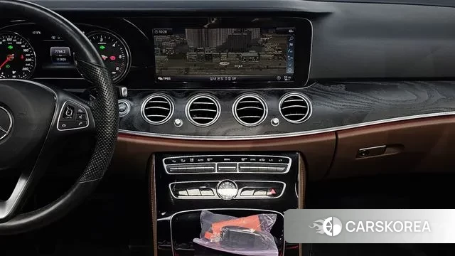 Mercedes-Benz E-Class W213 2018 Белый из Кореи, фото 5