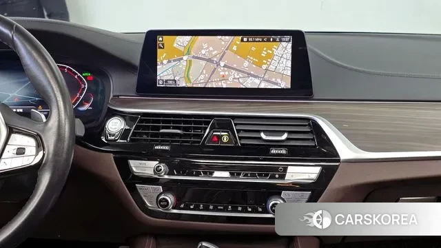 BMW 5 Series (G30) 2020 Белый из Кореи, фото 5