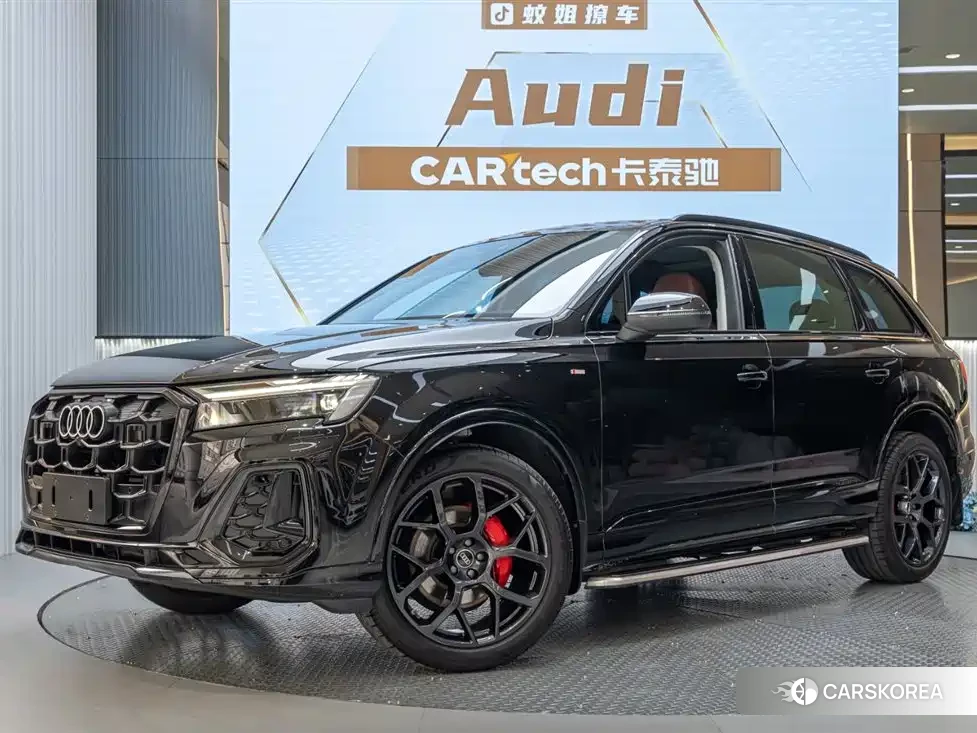 Audi Q7 2025 Черный из Китая, фото 5
