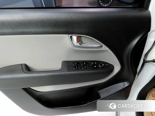 Kia The New Kia Ray 2023 Белый из Кореи, фото 5