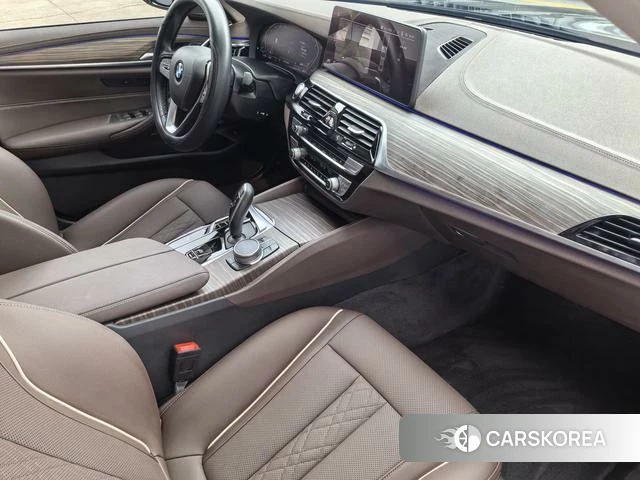 BMW 5 series 2021 Черный из Китая, фото 5
