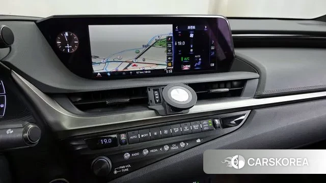 Lexus ES300h 7th generation 2018 Песочный из Кореи, фото 5