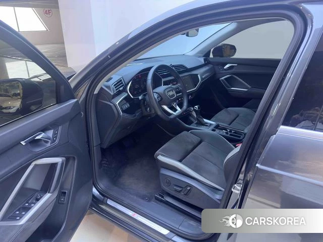 Audi Q3 2023 Темно-серый из Китая, фото 5