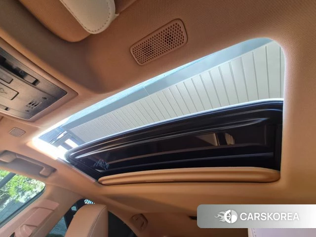 Lexus ES300h 7th generation 2025 Белый из Кореи, фото 5