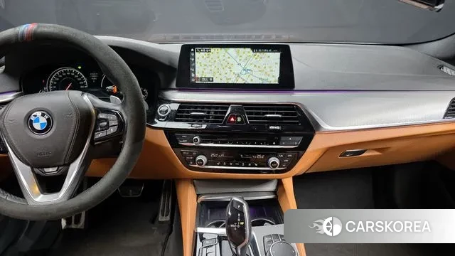 BMW 5 Series (G30) 2018 Белый из Кореи, фото 5