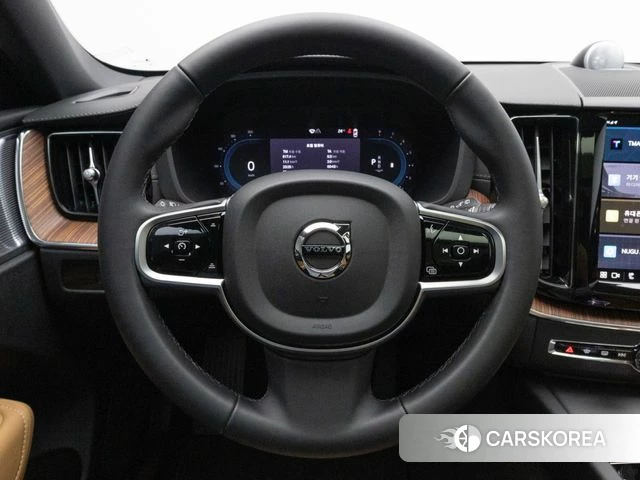 Volvo XC60 second Generation 2024 Серый из Кореи, фото 5