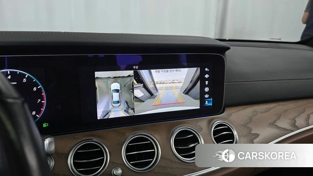 Mercedes-Benz E-Class W213 2022 Белый из Кореи, фото 5