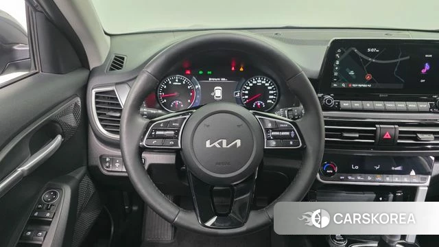 Kia Seltos 2022 Серый из Кореи, фото 5