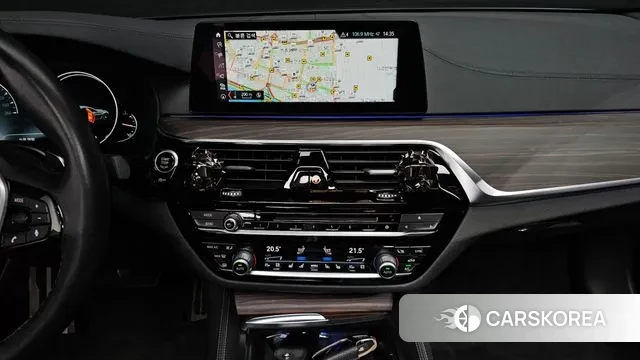 BMW 5 Series (G30) 2018 Черный из Кореи, фото 5