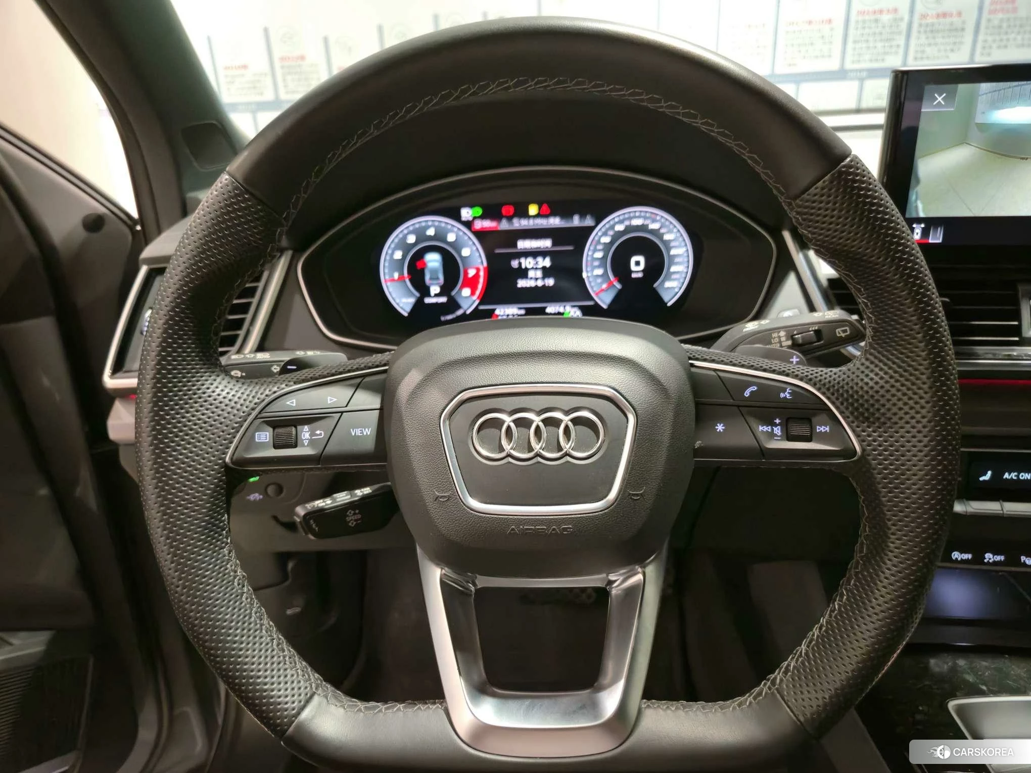 Audi Q5L Sportback 2020 Серебристо-серый из Китая, фото 5