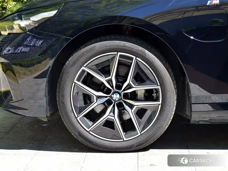 BMW i5 2025 Черный из Китая, фото 5