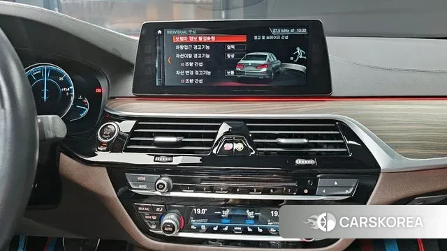 BMW 5 Series (G30) 2018 Белый из Кореи, фото 5