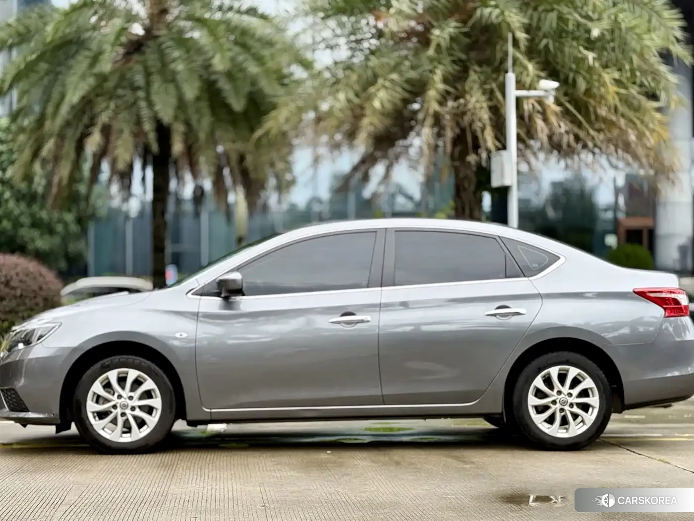 Nissan Sylphy 2023 Silver/gray из Китая, фото 5