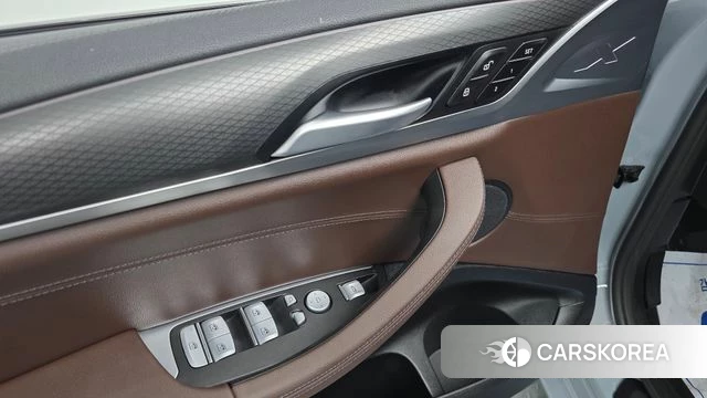BMW X4 (G02) 2024 Серебристо-серый из Кореи, фото 5