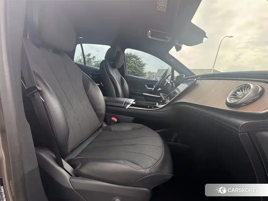 Mercedes-Benz EQE SUV 2023 Champagne/brown из Китая, фото 5