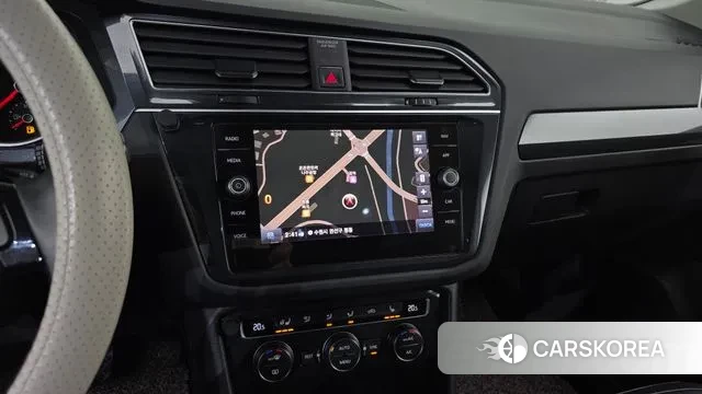 Volkswagen Tiguan second Generation 2018 Серый из Кореи, фото 5