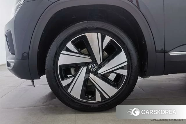 Volkswagen Tourang 2023 Черный из Китая, фото 5