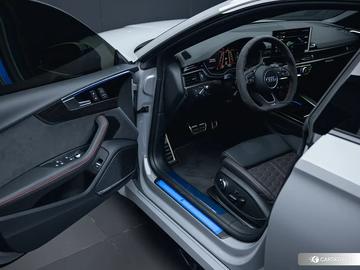 Audi RS 5 2026 Silver/gray из Китая, фото 5
