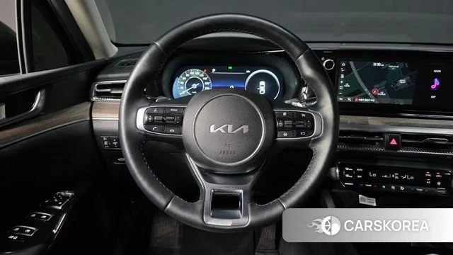 Kia K5 3rd generation 2023 Черный из Кореи, фото 5