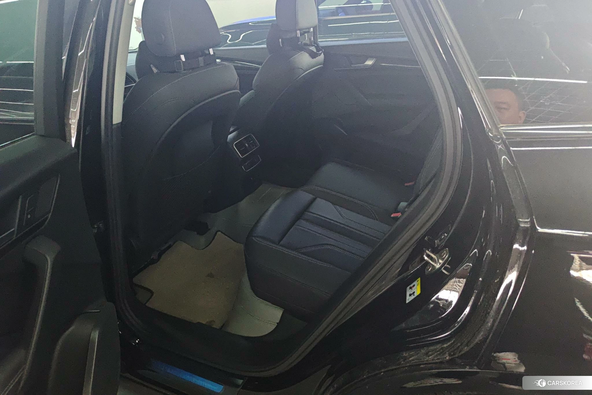 Audi Q5L 2021 Черный из Китая, фото 5