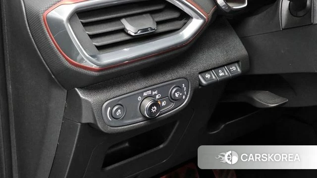 Chevrolet (GM Daewoo) Trailblazer 2023 Серебряный из Кореи, фото 5