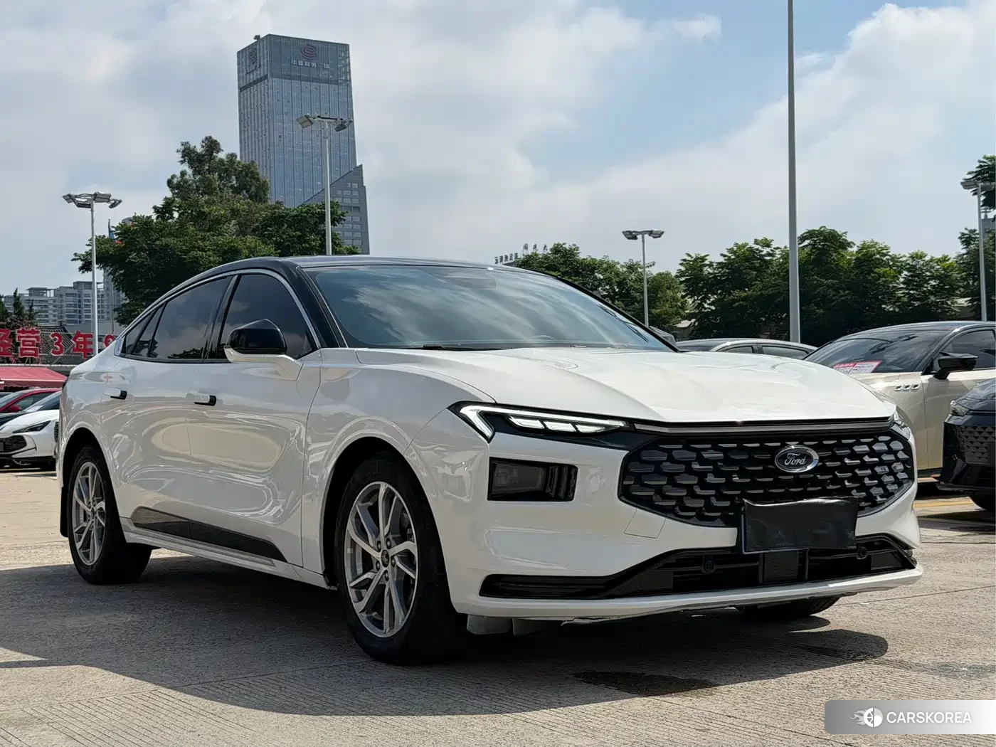 Ford Mondeo 2023 Белый из Китая, фото 5
