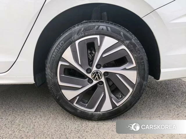 Volkswagen Bora 2023 Белый из Китая, фото 5