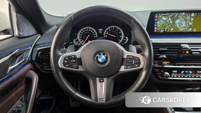 BMW 5 Series (G30) 2018 Белый из Кореи, фото 5
