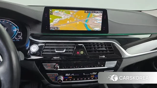 BMW 5 Series (G30) 2019 Белый из Кореи, фото 5