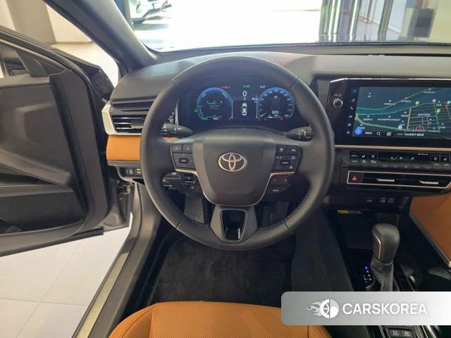 Toyota Camry (XV80) 2024 Серый из Кореи, фото 5