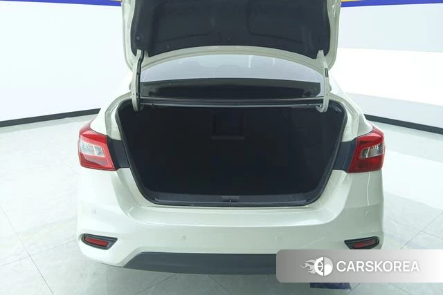 Nissan Xuan Yi 2023 Белый из Китая, фото 5