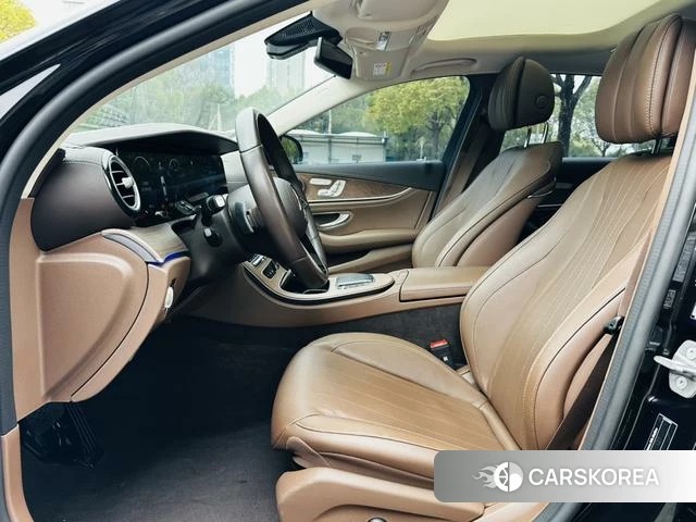 Mercedes-Benz E-class 2023 Черный из Китая, фото 5
