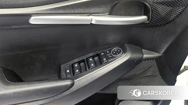 Kia Seltos 2022 Белый из Кореи, фото 5