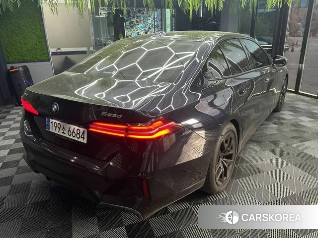 BMW 5 Series (G60) 2023 Синий из Кореи, фото 5