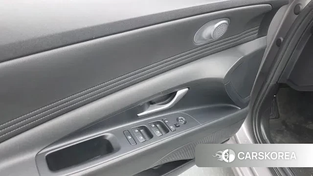 Hyundai Avante (CN7) 2021 Серебристо-серый из Кореи, фото 5